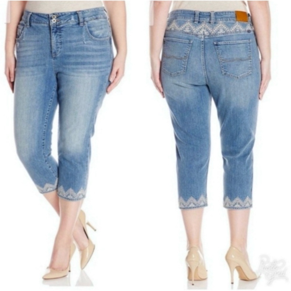 Lucky Brand Light Blue Cropped Embroidered Ankle Jeans